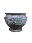 A Chinese cloissonne jardiniere, 24cm in diameter.
