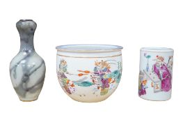 A small Chinese enamelled porcelain jardinière, diameter 16cm, a Chinese vase and brush pot (3)