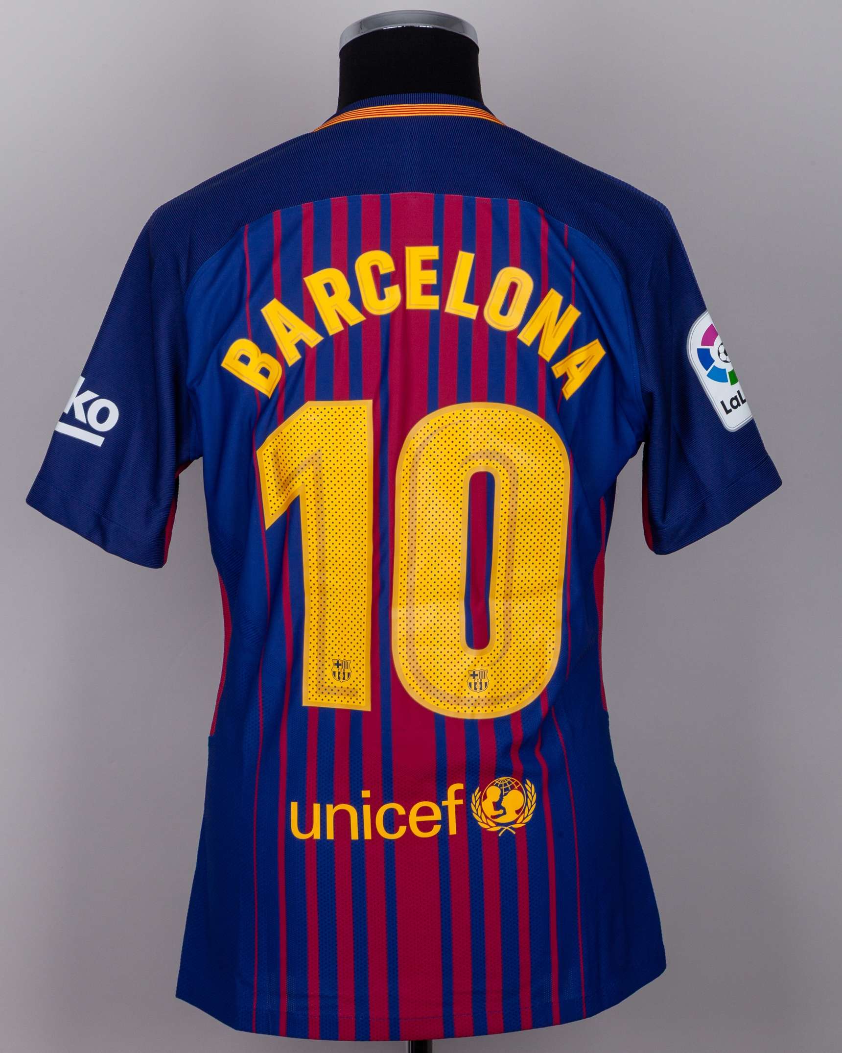 Lionel Messi match-issued No.10 Barcelona v. Real Betis short-sleeved shirt, 2016-17 season - Image 2 of 6