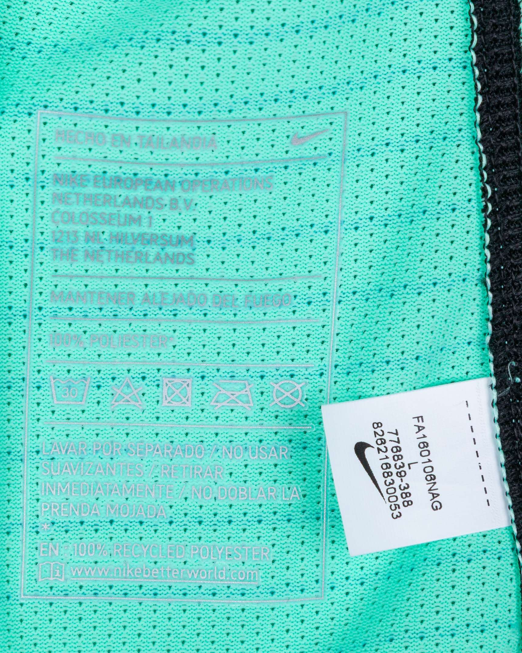 Lionel Messi match-issued No.10 Barcelona v. Paris Saint-Germain short-sleeved shirt, 2016-17 - Image 6 of 6