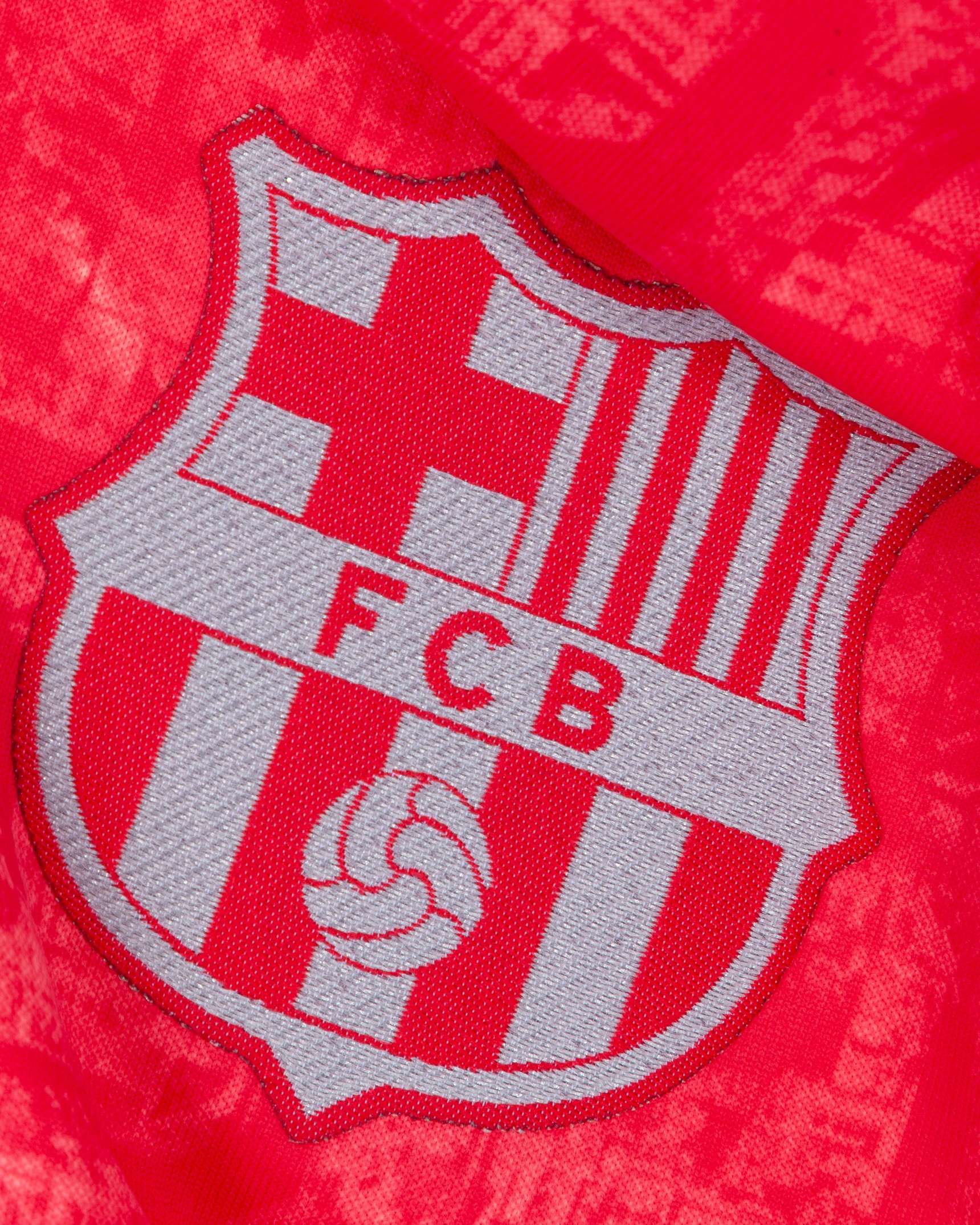 Lionel Messi pink issued No.10 Barcelona short-sleeved shirt, 2018-19 third - Image 3 of 6