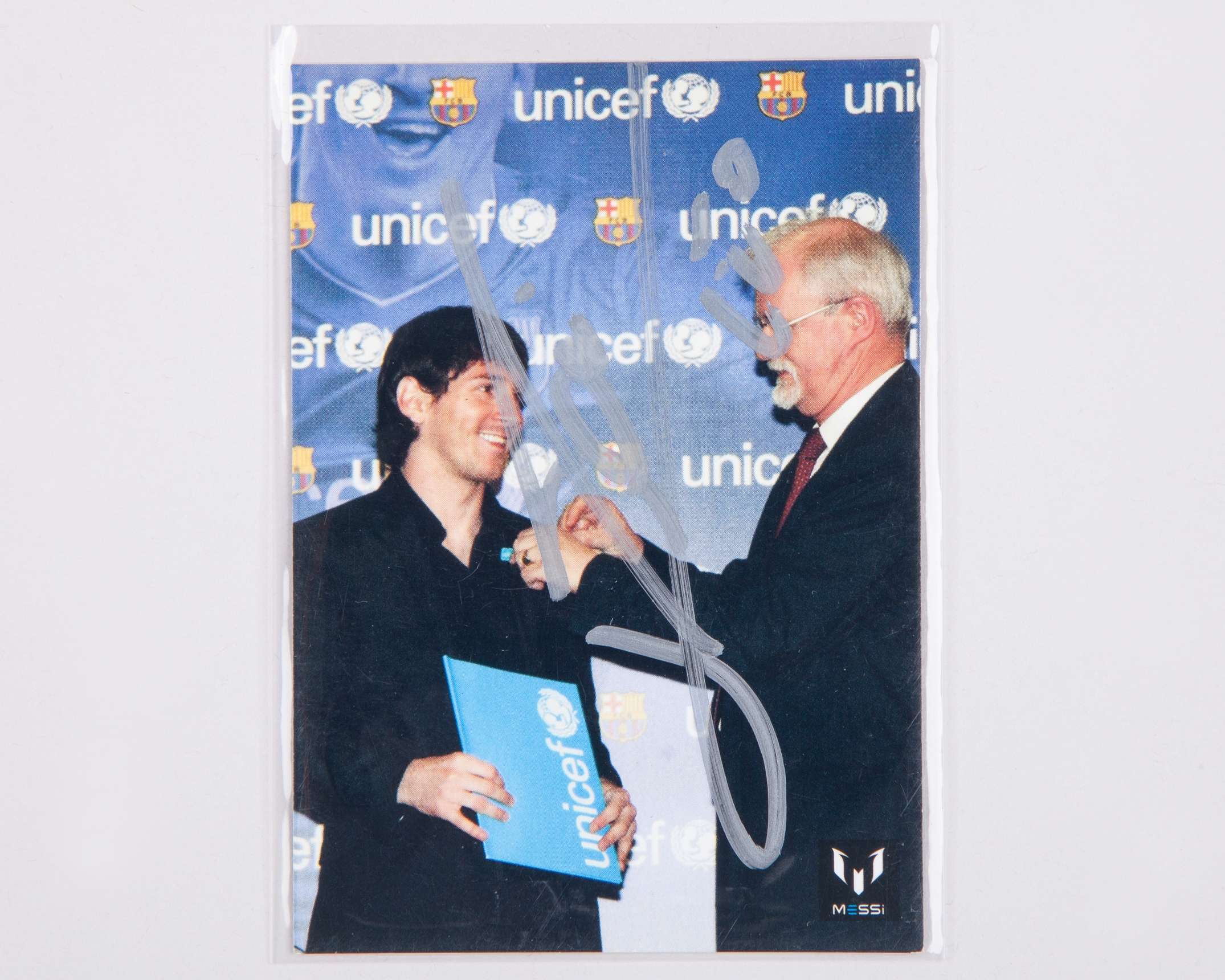 Lionel Messi autographed Icons No.98 Official Messi Card Collection trading card