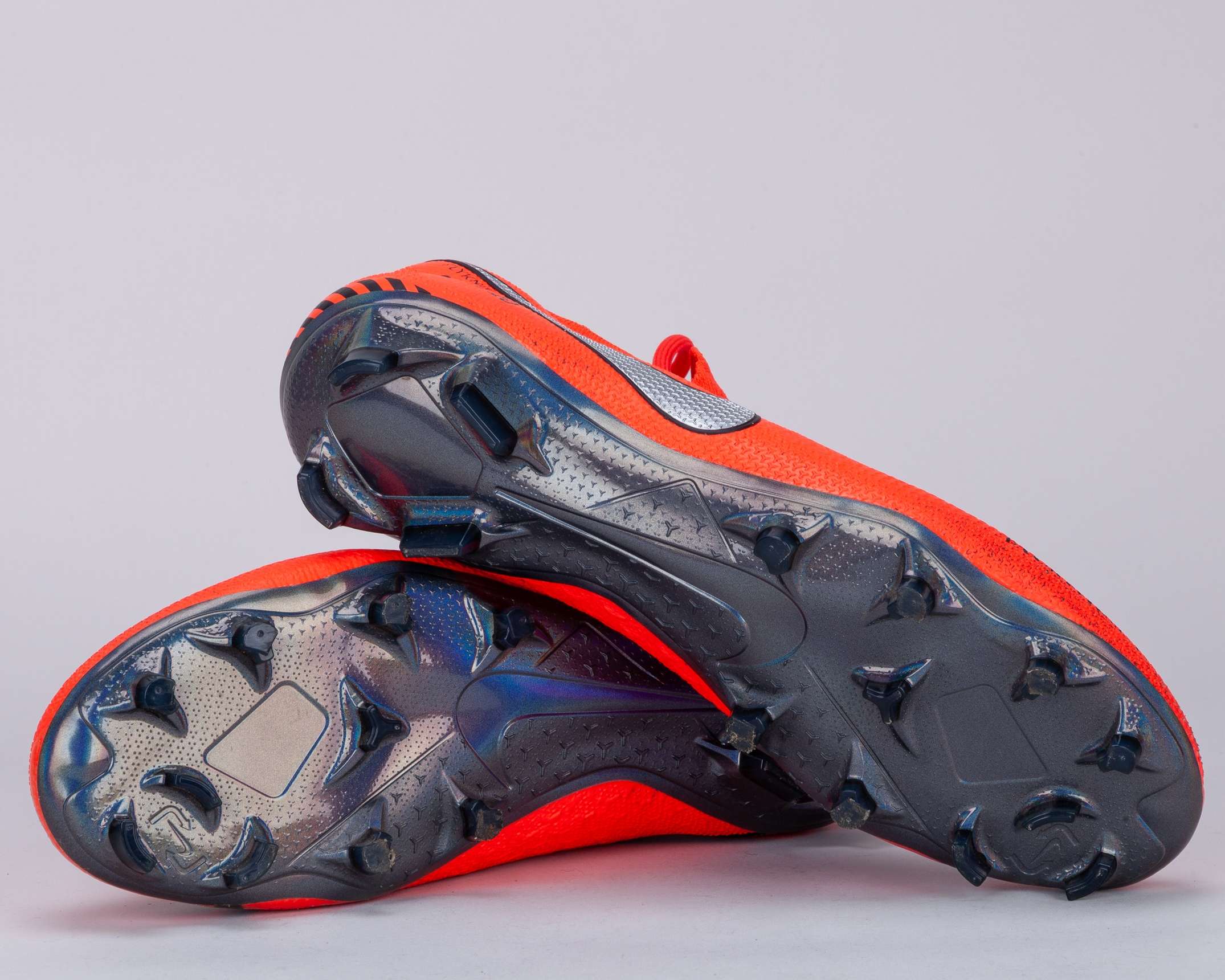 Sergi Roberto red Nike Phantom SN match worn football boots, February-March 2019 - Image 4 of 6