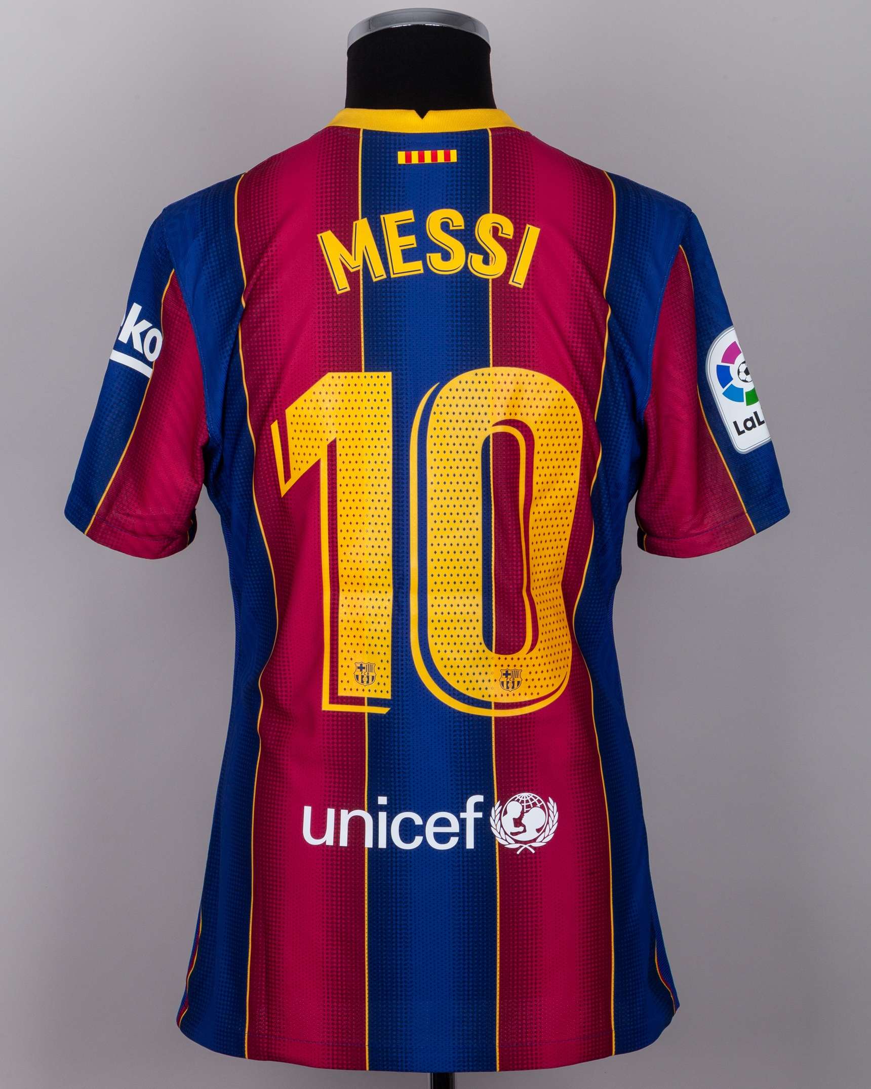 Lionel Messi match-issued No.10 Barcelona v. Valencia short-sleeved shirt, 2020-21 home - Image 2 of 6