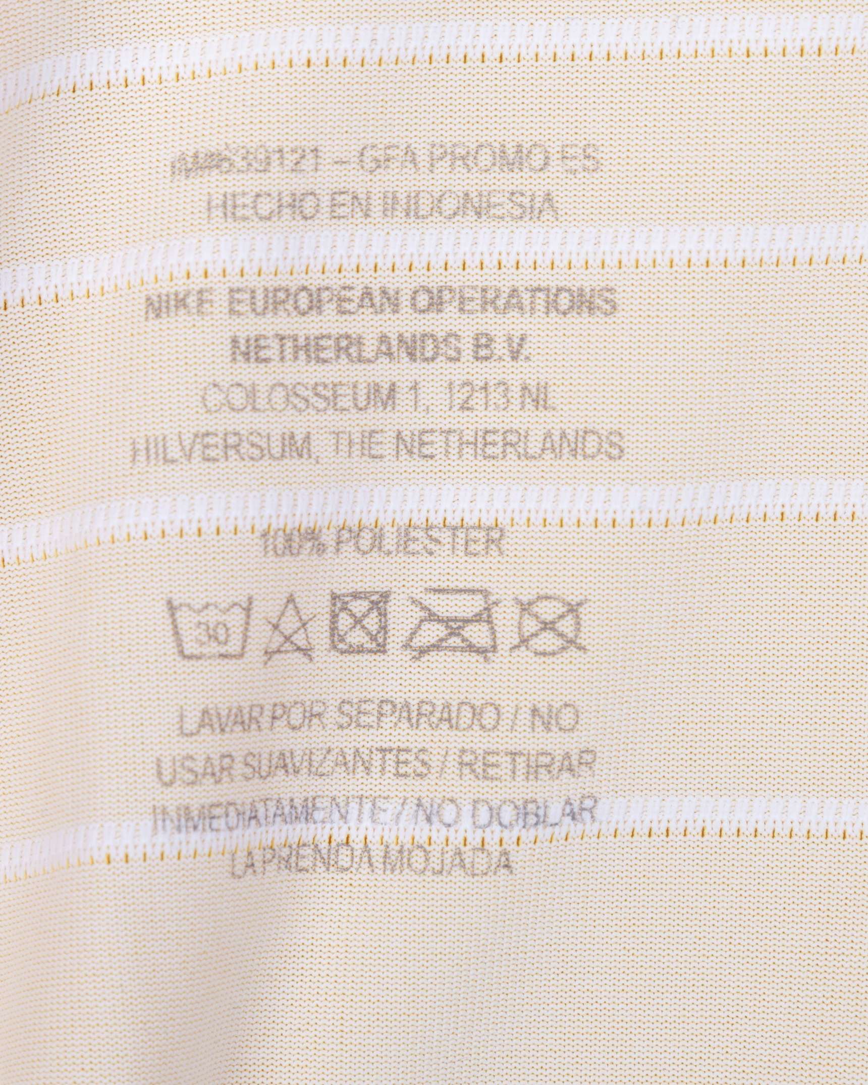 Lionel Messi issued No.10 Barcelona Champions League short-sleeved shirt, 2019-20 away - Image 5 of 5