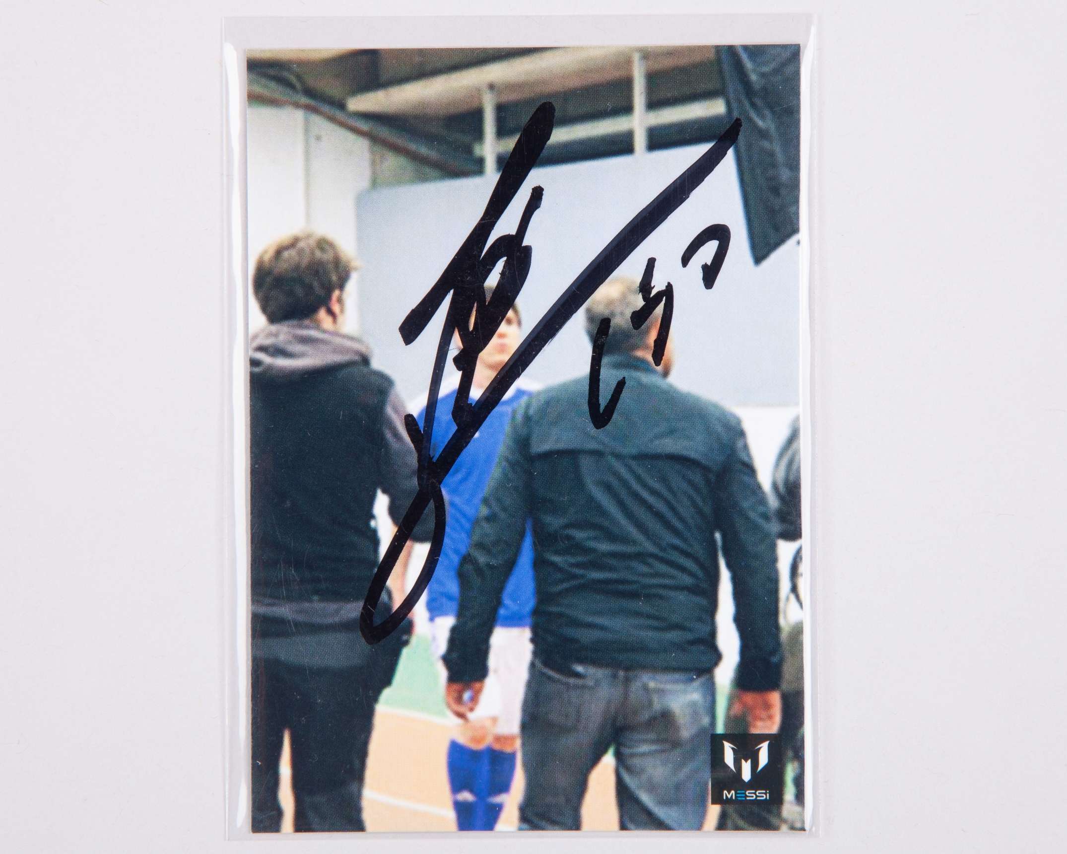 Lionel Messi autographed Icons No.77 Official Messi Card Collection trading card