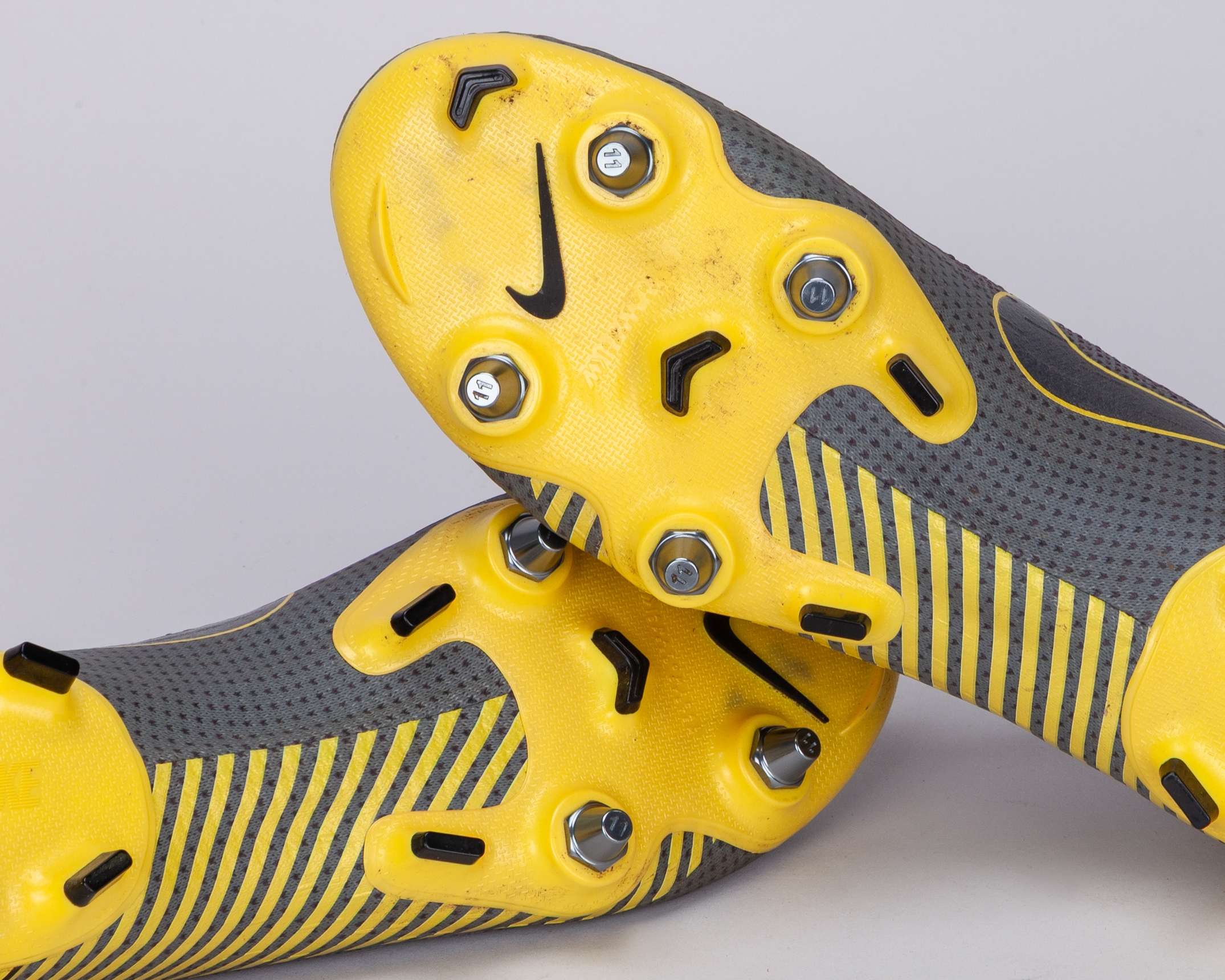 Kevin Prince Boateng grey and yellow Nike Mercurial football boots, 2018-19 - Image 4 of 6