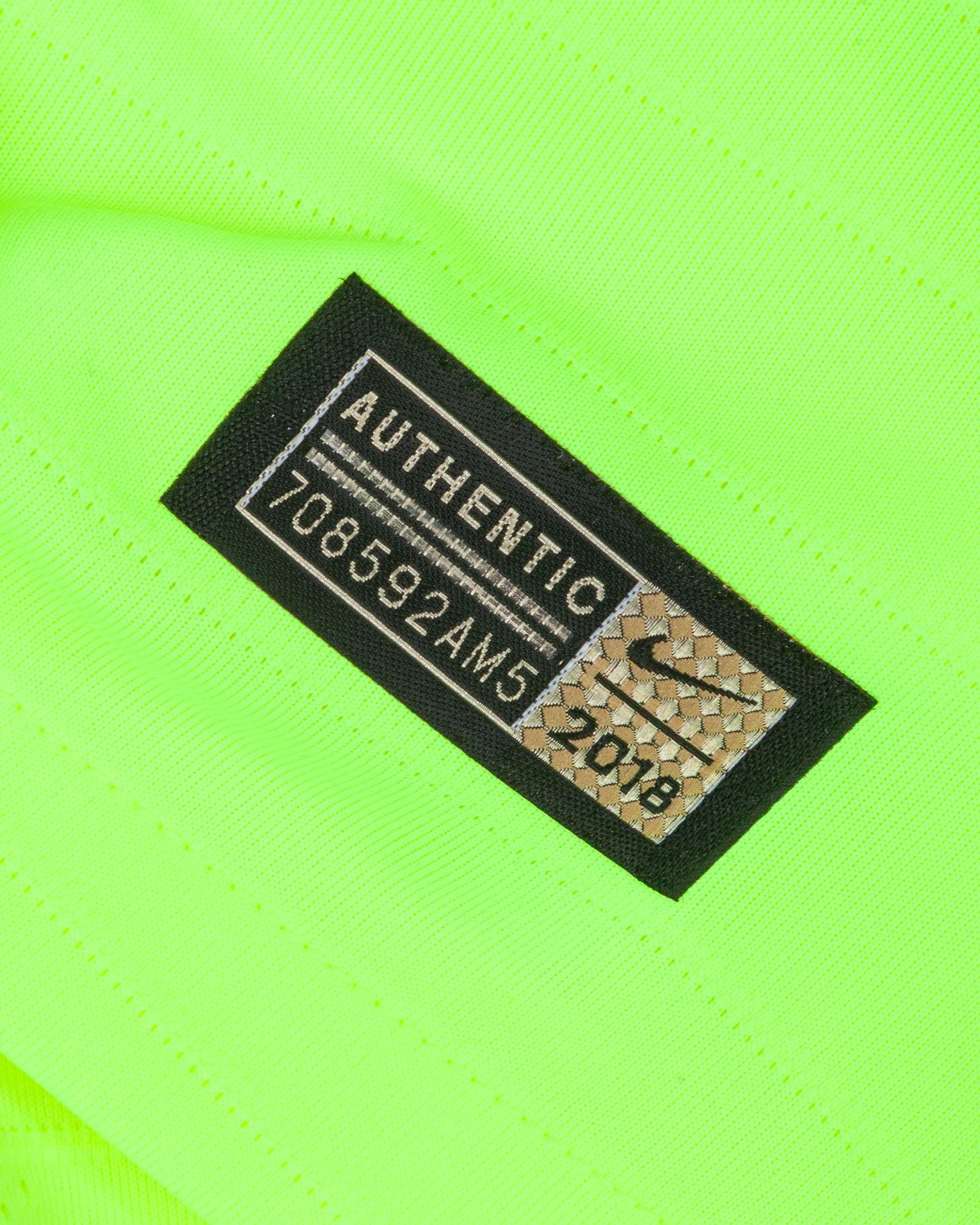Lionel Messi issued No.10 Barcelona Champions League short-sleeved shirt, 2018-19 away - Image 4 of 7