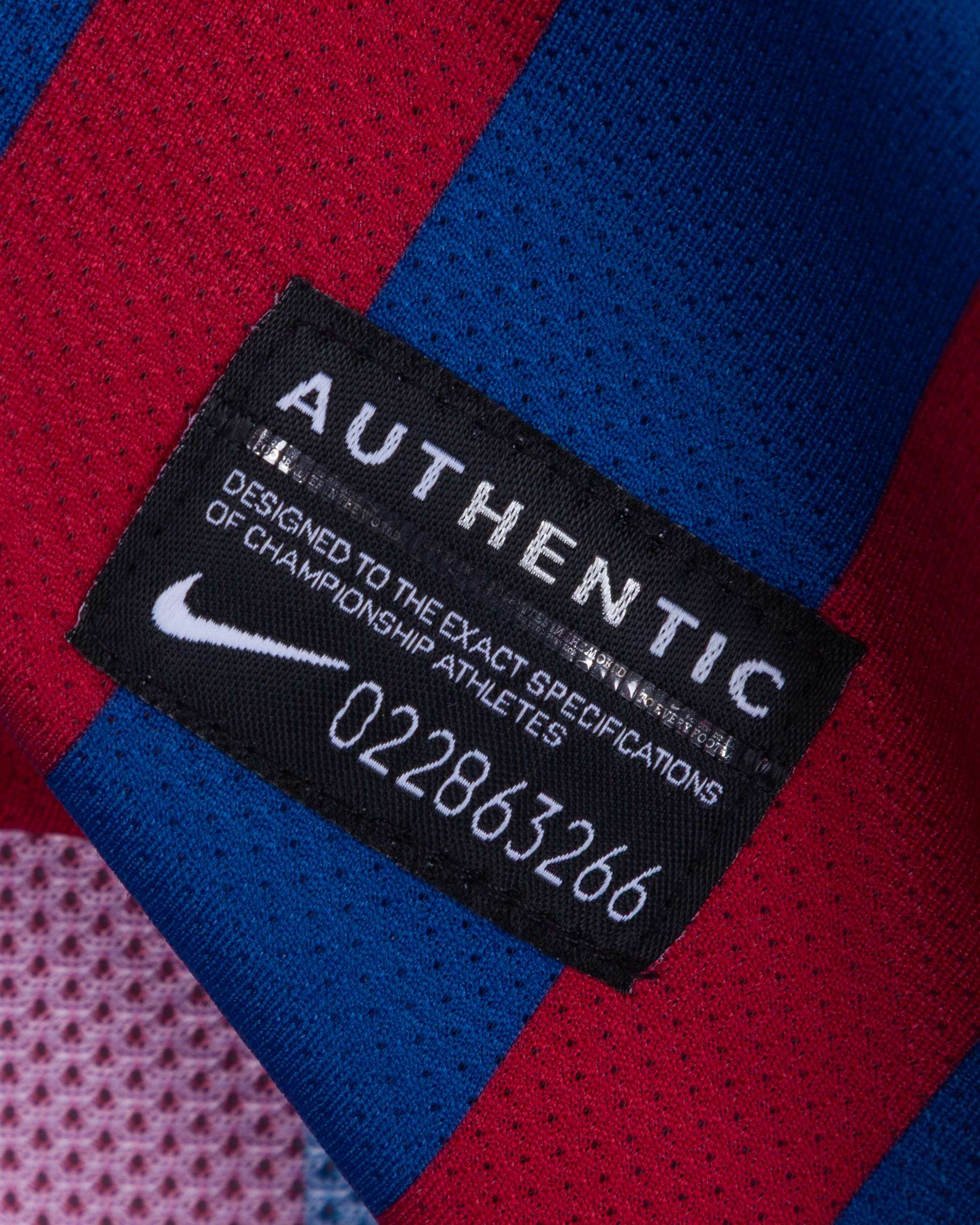 Lionel Messi match-issued No.10 Barcelona v. Athletic Club Copa Del Rey Final shirt, 2011-12 - Image 7 of 8