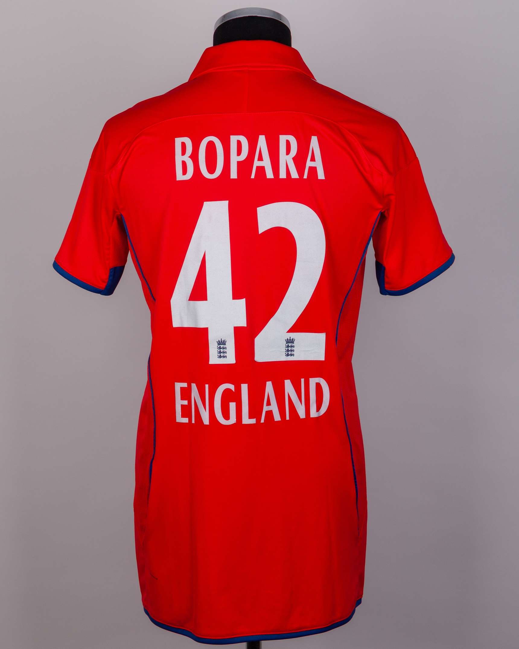 Ravi Bopara red No.42 autographed short-sleeved ODI cricket shirt, 2013 - Image 2 of 7