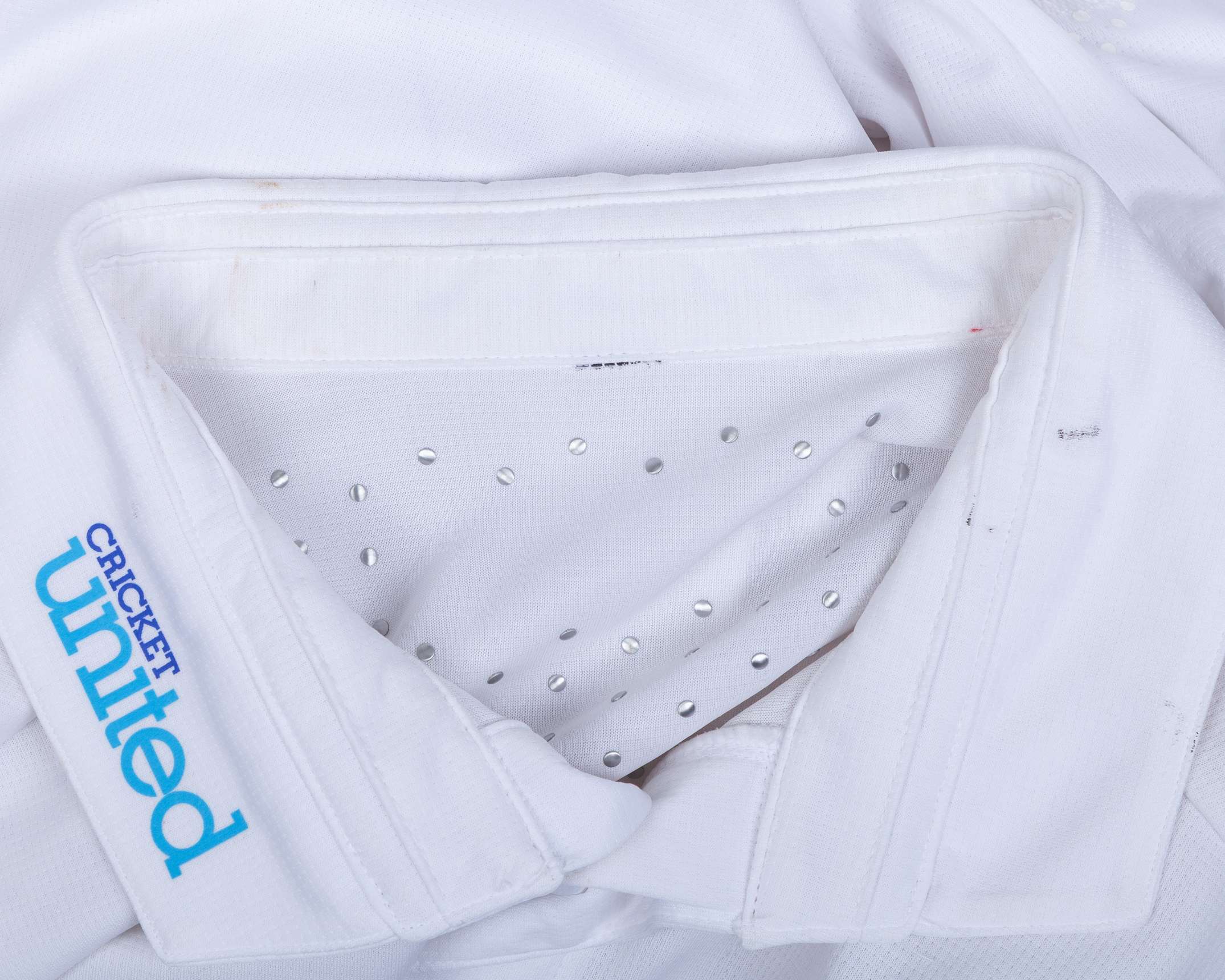Chris Jordan England v. India autographed cricket white long-sleeved shirt, 2014 - Image 6 of 8