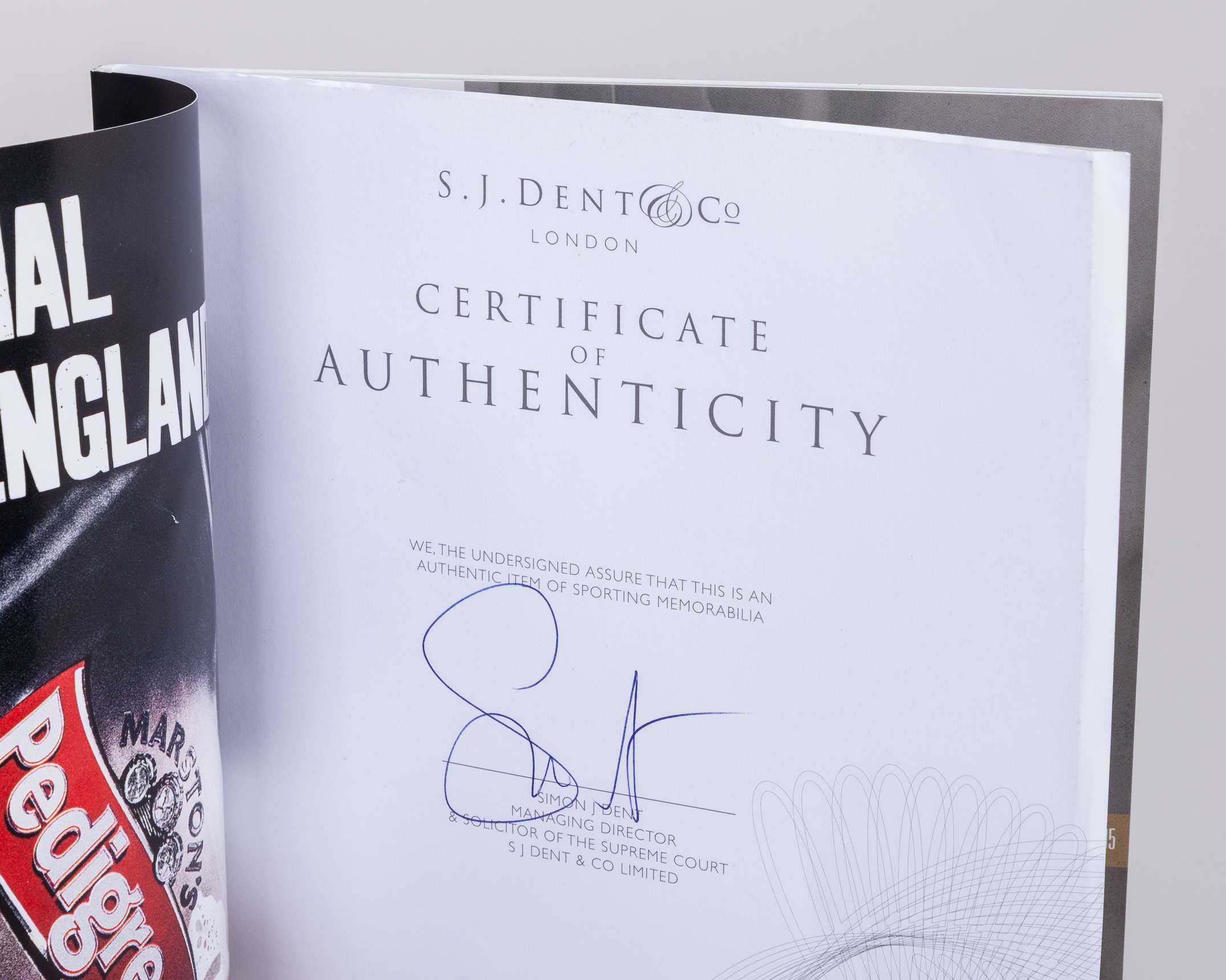 Shane Warne and Muttiah Muralitharan autographed Kookaburra cricket ball display - Image 5 of 5