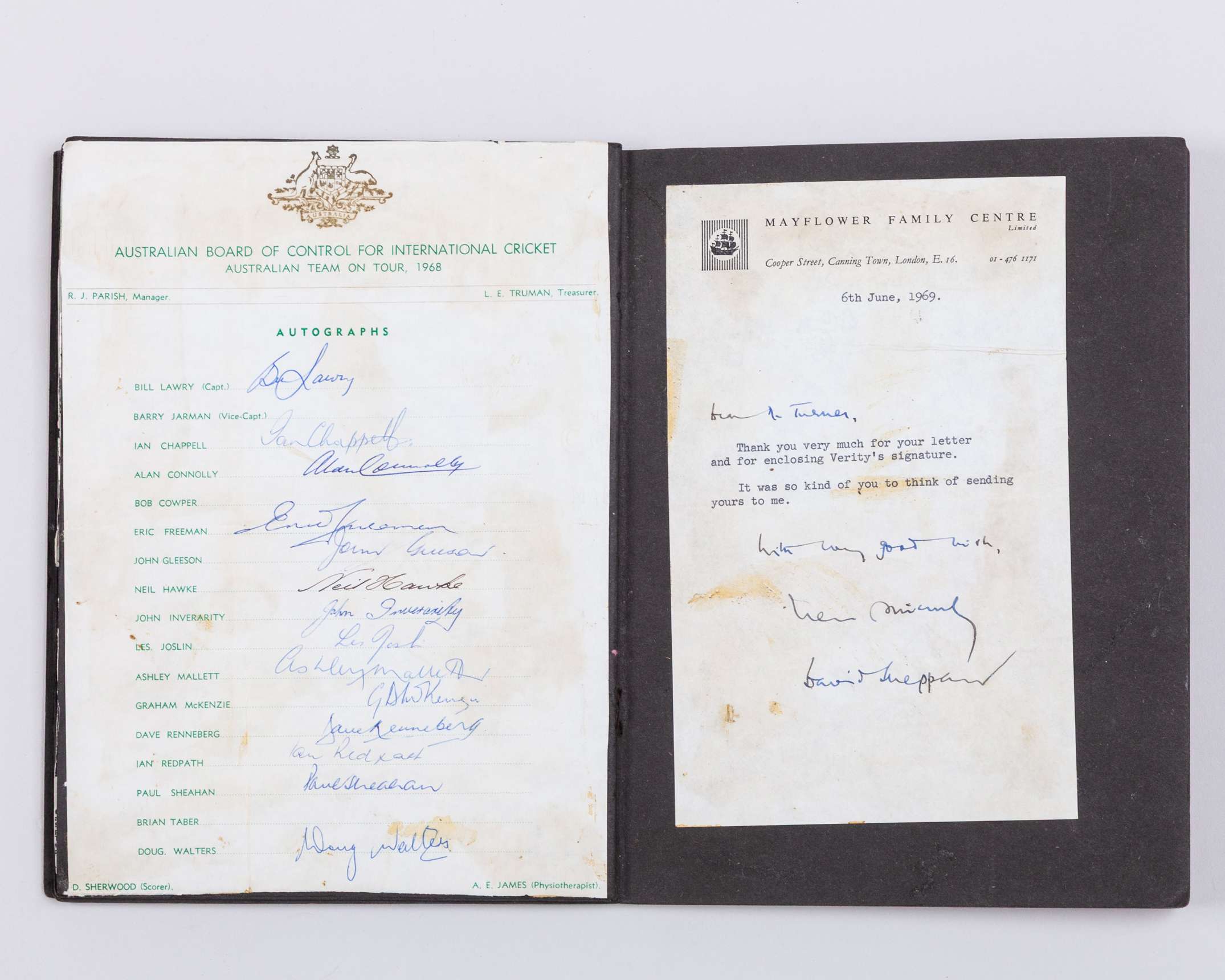 An autograph cricket scrap book starting from the 1930s - Image 2 of 9