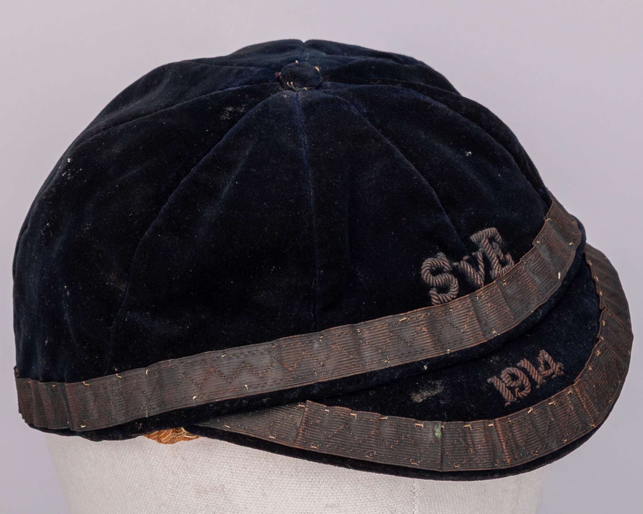 A blue Scotland v England Cap, 1914 - Image 11 of 12