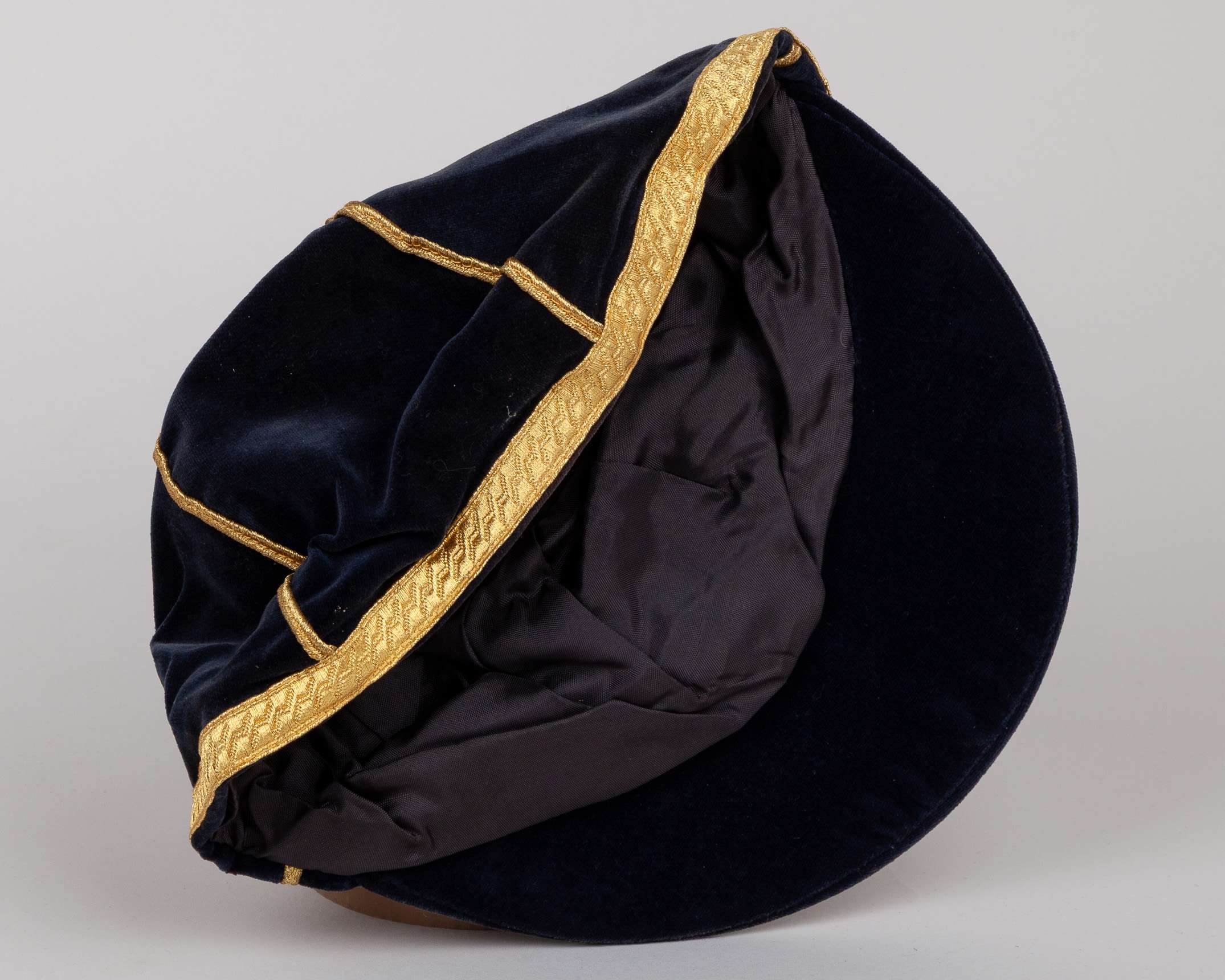 Billy Thomson blue Scotland v. Portugal International Cap, 1981-82 - Image 3 of 4