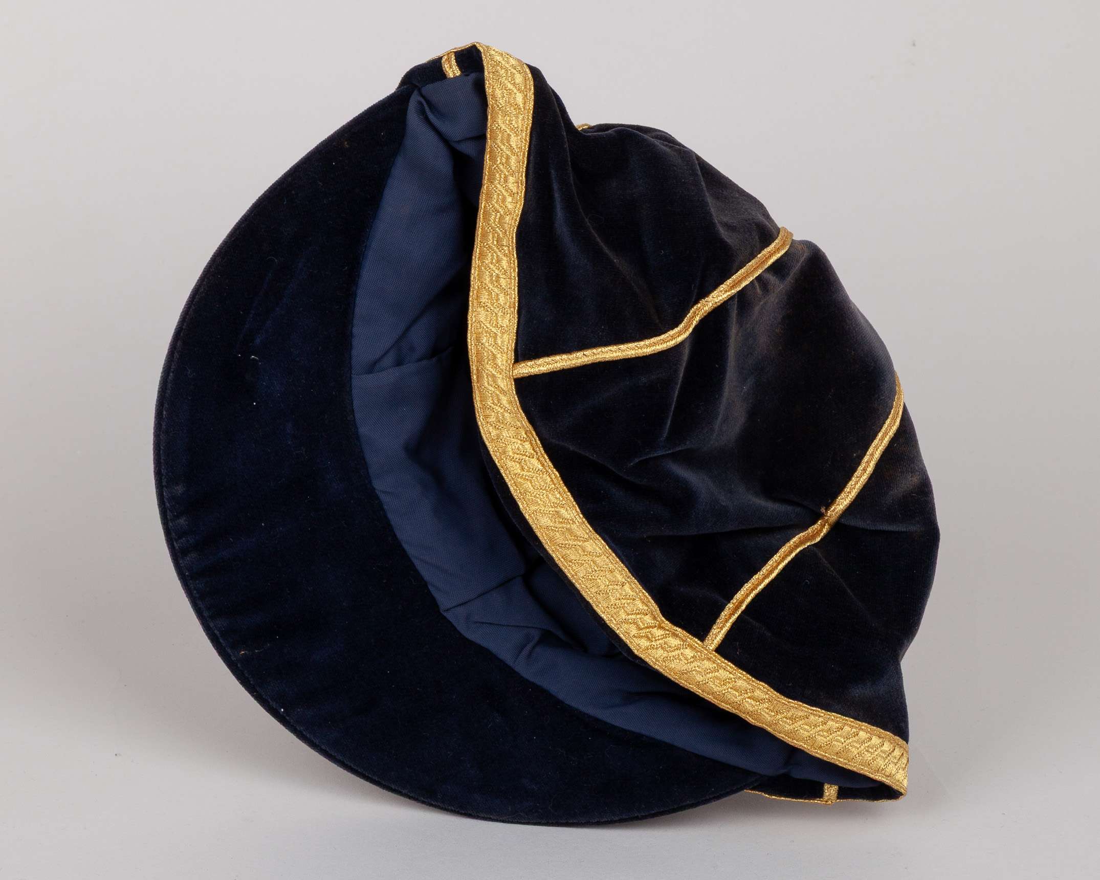 Billy Thomson blue Scotland v. Northern Ireland x 2 International Cap, 1980-81 - Image 3 of 4