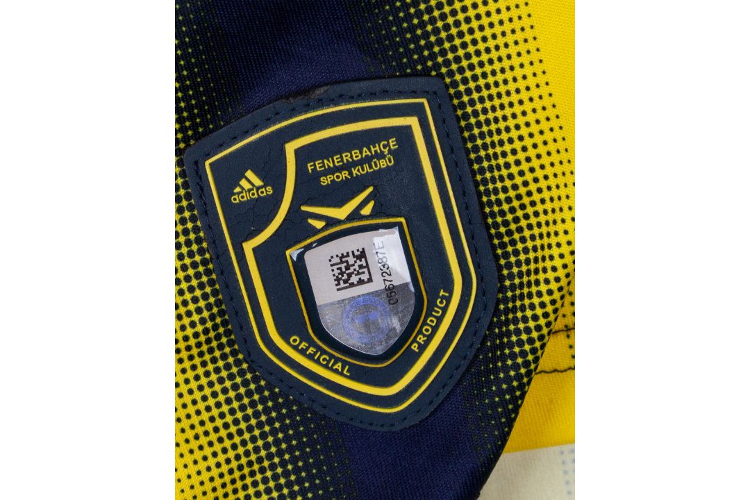 Selcuk Sahin blue and yellow No.21 Fenerbahce v. Galatasaray match issued shirt, 2013 - Image 5 of 10