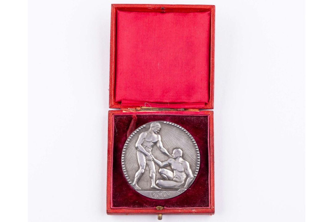 Warren Snyder 1924 Olympic Games silver medal for the eights rowing event&nbsp; - Image 3 of 16