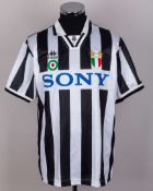 Black and white No.10 Juventus short-sleeved shirt, 1995-96