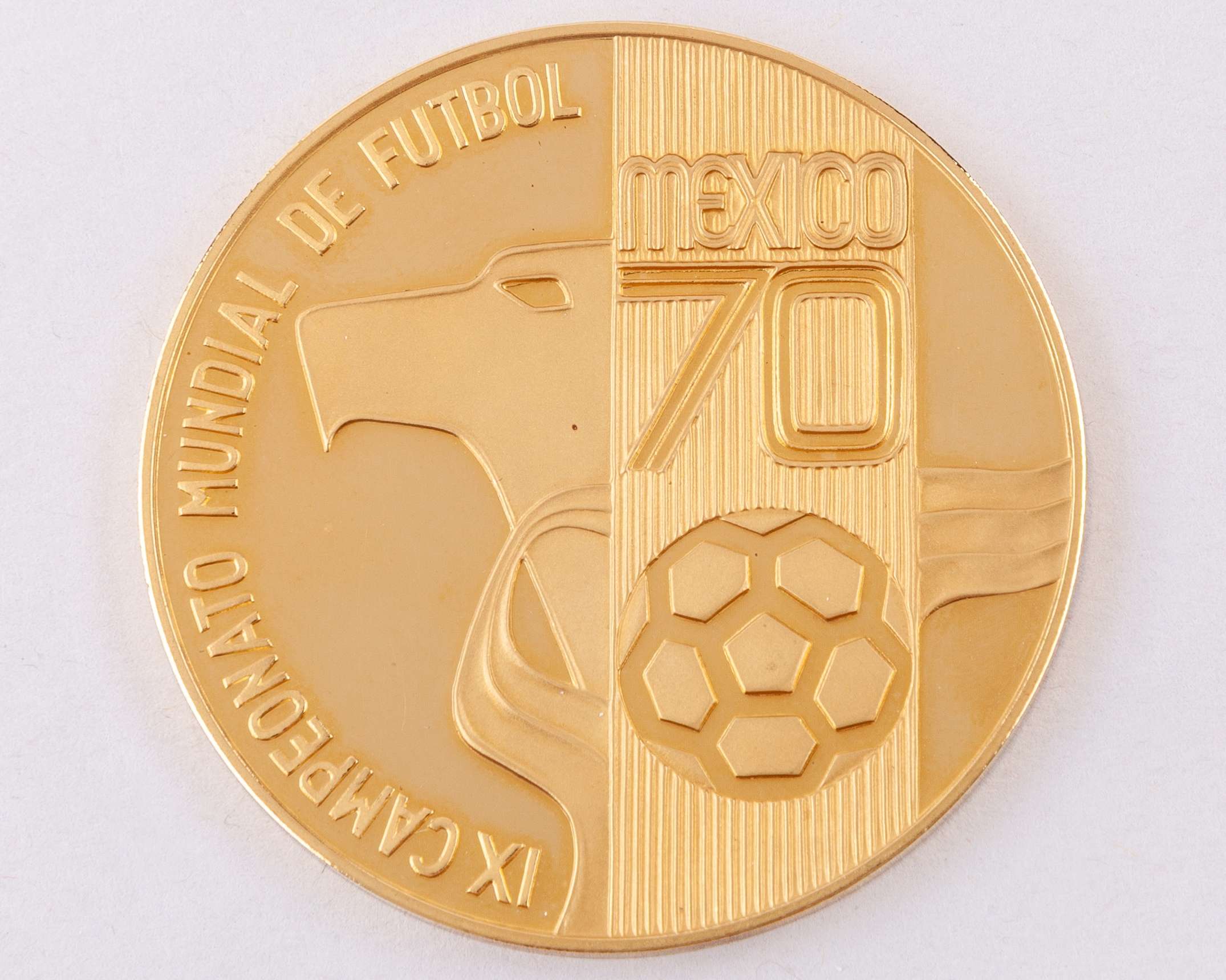 World Cup 1970 official 900 gold coin, in original fitted case - Image 2 of 4