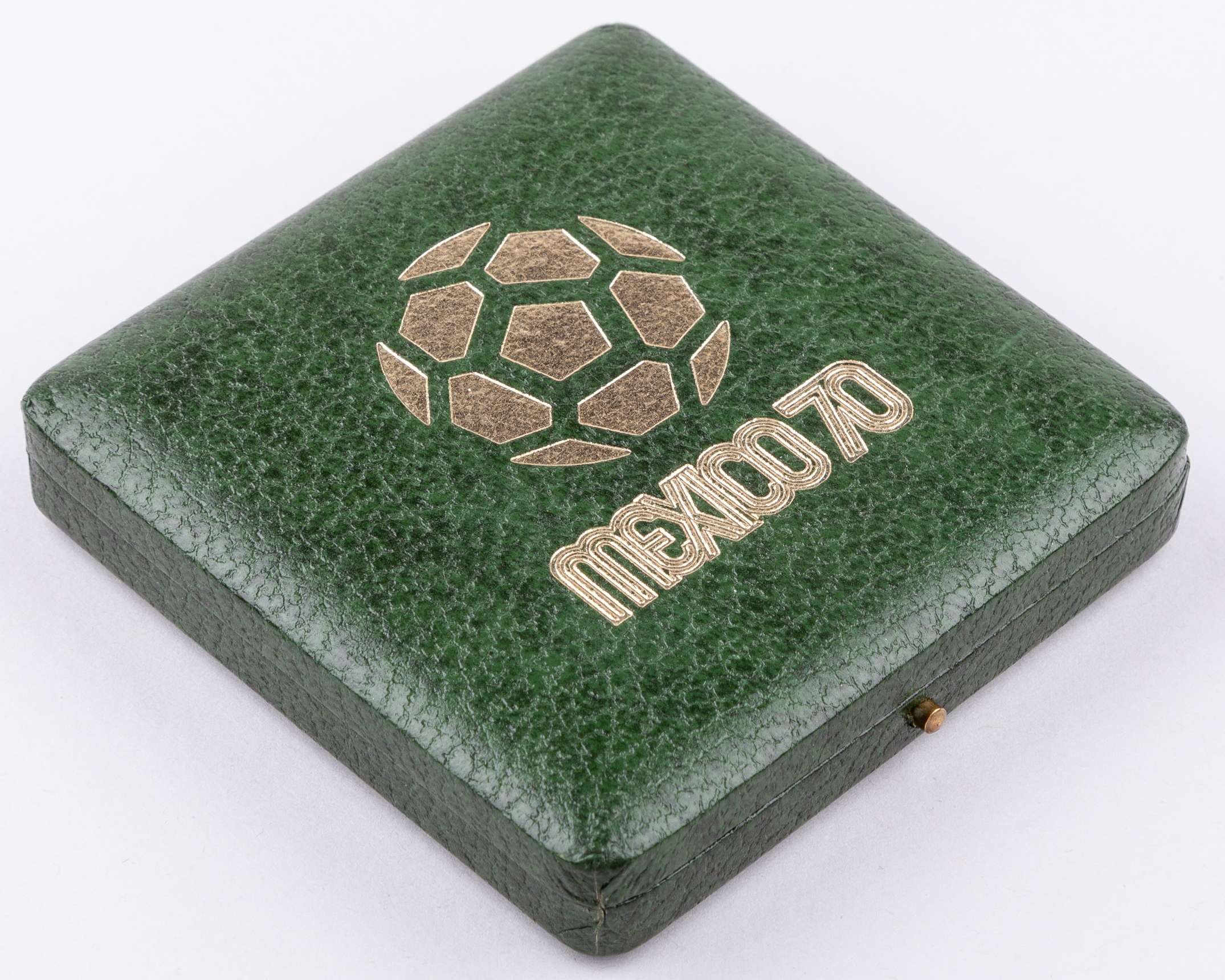 World Cup 1970 official 900 gold coin, in original fitted case - Image 4 of 4