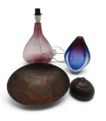 A hammered copper inkwell and bowl, a amethyst glass table lamp and a Murano Sommerso style teardrop