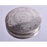 AN ANTIQUE CONTINENTAL SILVER BOX. 20 grams. 4 cm wide.