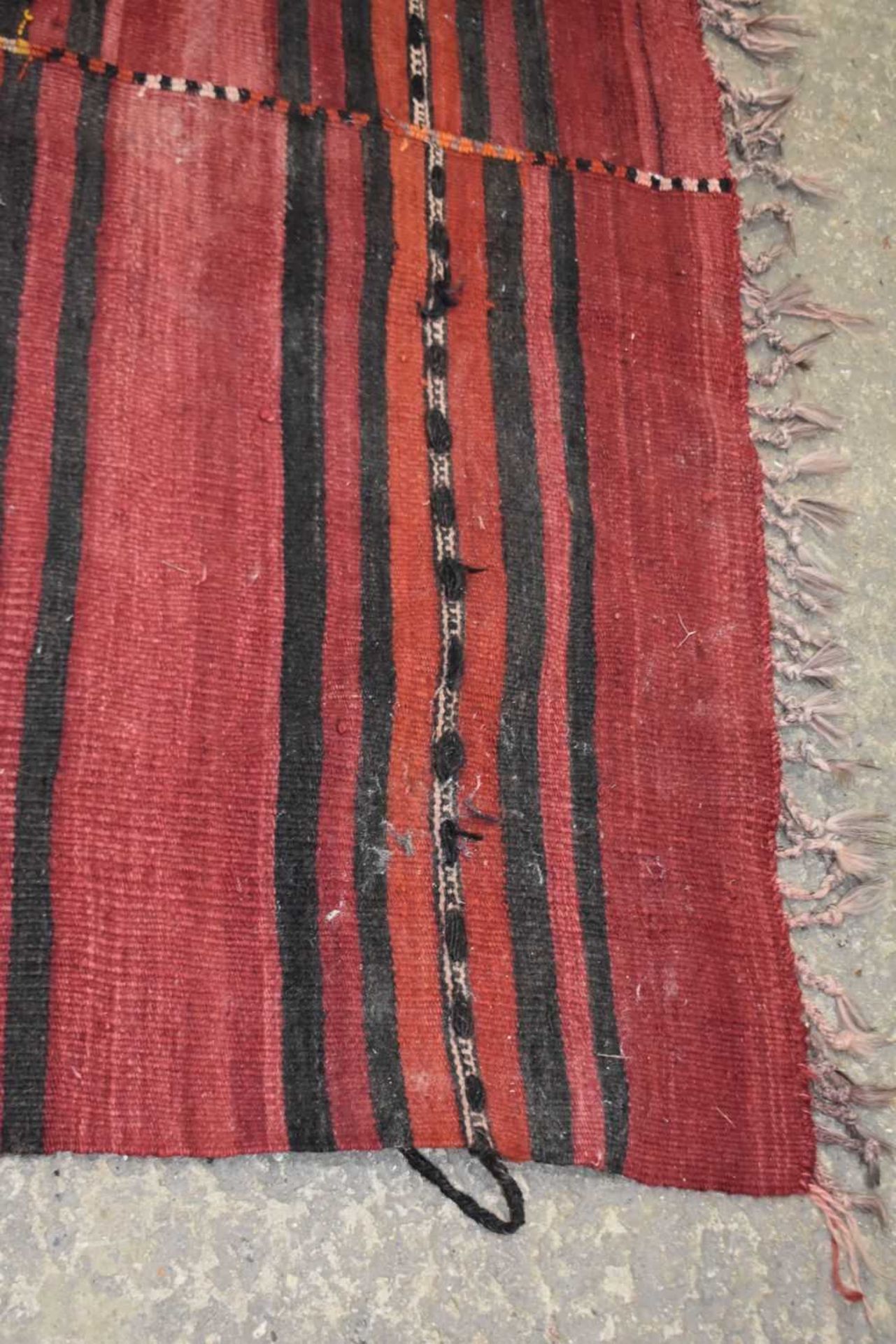 An Anatolian Kilim runner 300 x 142cm - Image 5 of 12