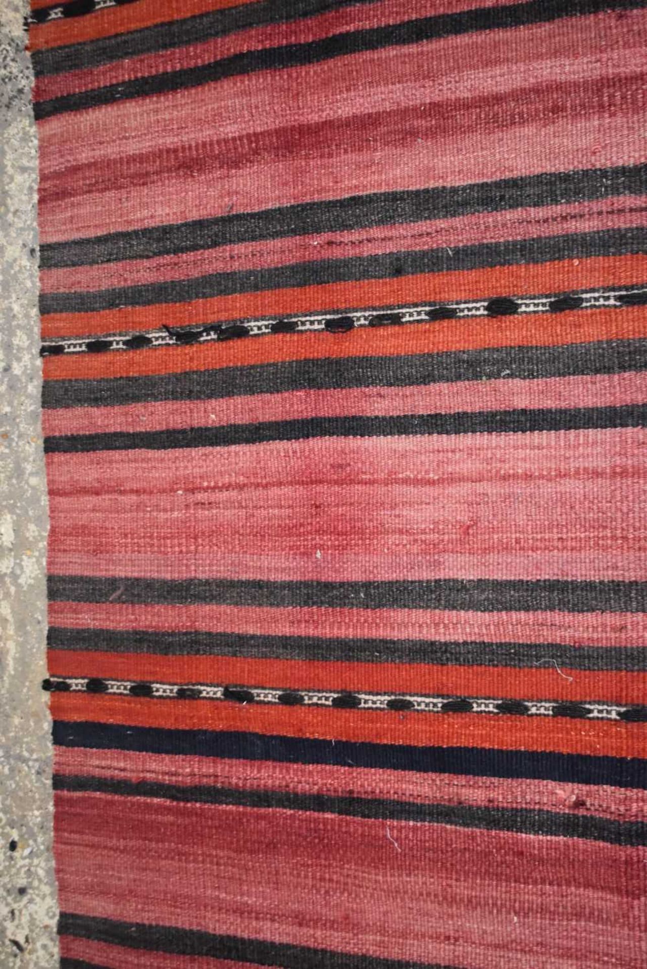 An Anatolian Kilim runner 300 x 142cm - Image 10 of 12