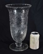 A FINE ANTIQUE GLASS VASE possibly by Thomas Webb & Sons. 30 cm x 15 cm.