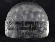 AN ART DECO RENE LALIQUE GLASS MENU HOLDER No 3509. 5.5 cm x 4.5 cm.