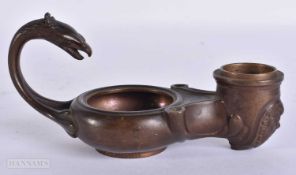 A 19TH CENTURY FRENCH BARBEDIENNE BRONZE OIL LAMP After the Antiquity. 13 cm wide.