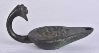 A 19TH CENTURY GRAND TOUR BRONZE BACCHUS MASK OIL LAMP After the Antiquity. 9.5 cm wide.