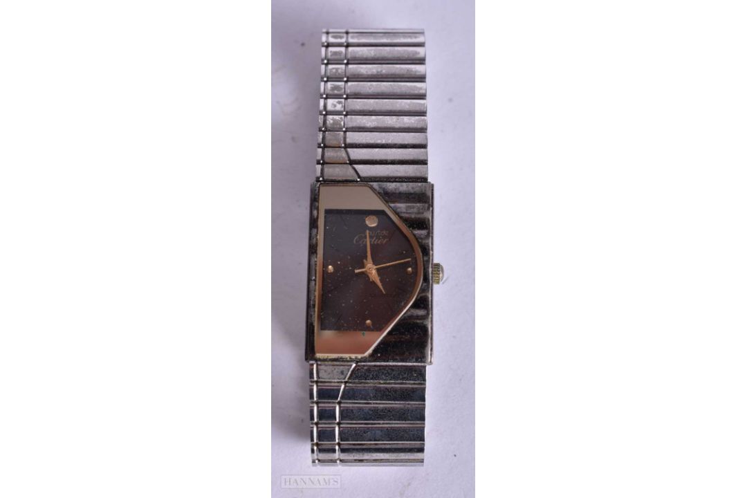 A CARTIER WRIST WATCH. Untested. 2 cm wide. - Image 2 of 3