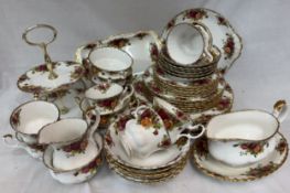 Royal Albert 'Old Country Roses' part dinner service to include 6 dinner plates, 6 fish plates, 6 si