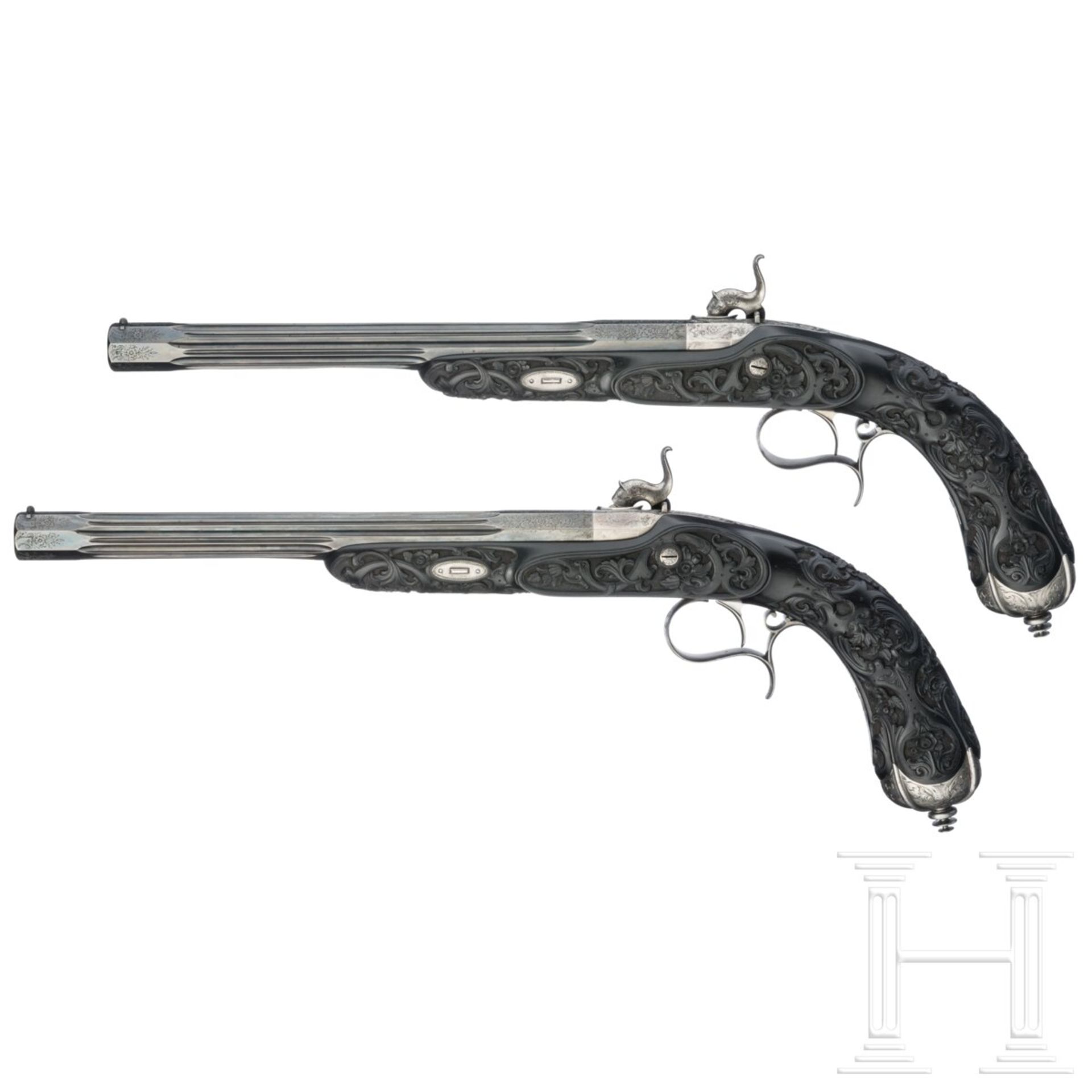 Ein hochwertiges Paar ebenholzgeschäfteter Perkussionspistolen im Kasten, Paris, um 1840/50 - Bild 2 aus 14