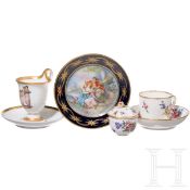Zwei Tassen mit Untertassen, kleine Deckeldose und figürlicher Teller, KPM/Meissen/Sevre/Saint Mauri