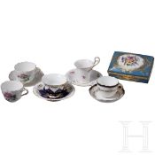 Fünf Tassen mit vier Untertassen, Meissen, und eine Deckeldose, Limoges, Anfang 20. Jhdt.