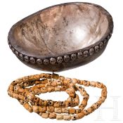 Kapala-Schale und Kette aus Schädelperlen (Mala), Tibet