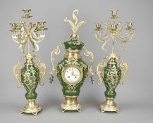 3-teilige Vasenpendule, Porzellan