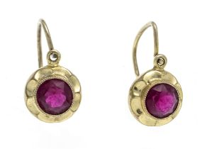 Earrings circa 1920 GG 333/000 with 2 round-faceted red gemstones 4.8 mm, transparent, L. 14 mm, 1.0
