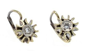 Diamond earrings GG/WG 585/000 with 2 octagonal diamonds, total 0.06 ct, light-tinted W/SI, D. 8.5