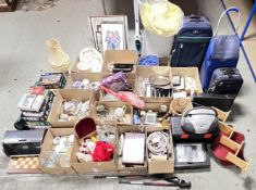 14 X BOXES OF ASSORTED HOUSEHOLD SUNDRIES TO INCLUDE CHINA AND CROCKERY, GLASSWARE,
