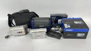 A GROUP OF PHOTOGRAPHIC EQUIPMENT TO INCLUDE SAMSUNG VP-D55 DIGITAL CAMCORDER WITH BAG AND