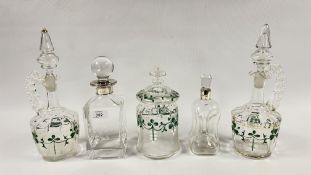 A GROUP OF GLASS DECANTERS TO INCLUDE A GOOD QUALITY GLASS DECANTER AND STOPPER,