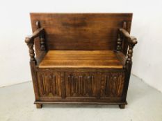 (R) OAK MONKS SEAT WITH LINEN FOLD DETAIL, W 101CM.