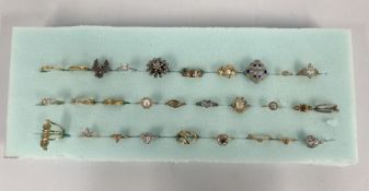 APPROX 29 ASSORTED DRESS RINGS TO INCLUDE STONE SET EXAMPLES.