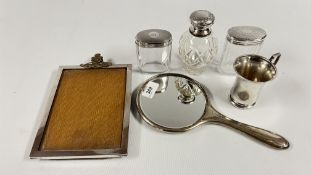 A GROUP OF SILVER TO INCLUDE VINTAGE SILVER CHRISTENING MUG WITH ENGRAVED CHINESE LETTERS,