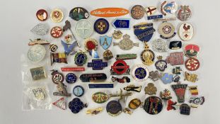 A QUANTITY OF MAINLY ENAMEL BADGES TO INCLUDE BUTLINS STAFF, RUPPERT, RSPCC, HONDA,