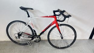 GIANT DEFY ALUXX SL 6000 SERIES 24 SPEED MEN'S ROAD RACING BIKE.